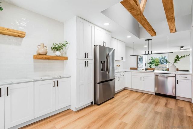 3040 Caminito Arenoso, San Diego, CA 92117