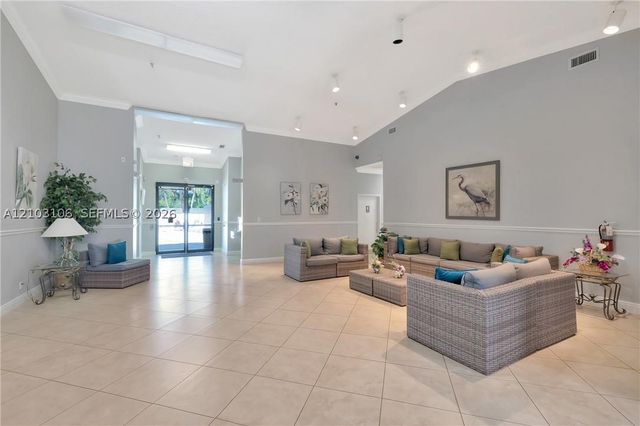 2230 N Cypress Bend Dr 308, Pompano Beach, FL 33069