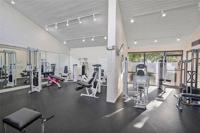 2230 N Cypress Bend Dr 308, Pompano Beach, FL 33069