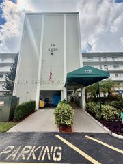 2230 N Cypress Bend Dr 308, Pompano Beach, FL 33069