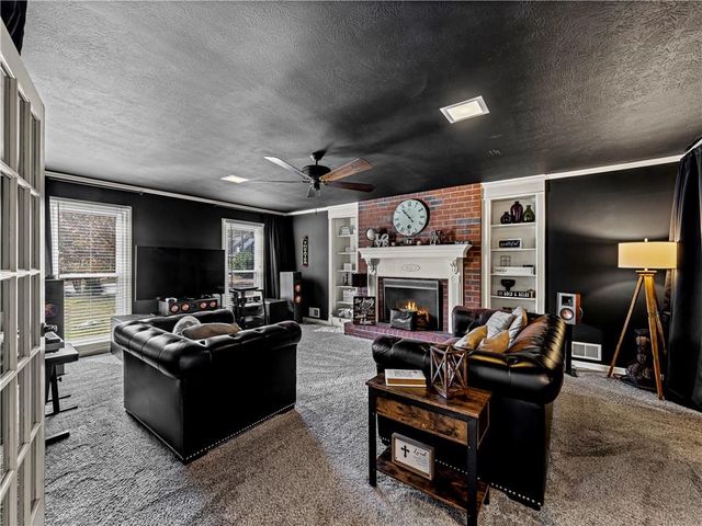 215 Pineywood Road, Griffin, GA 30224