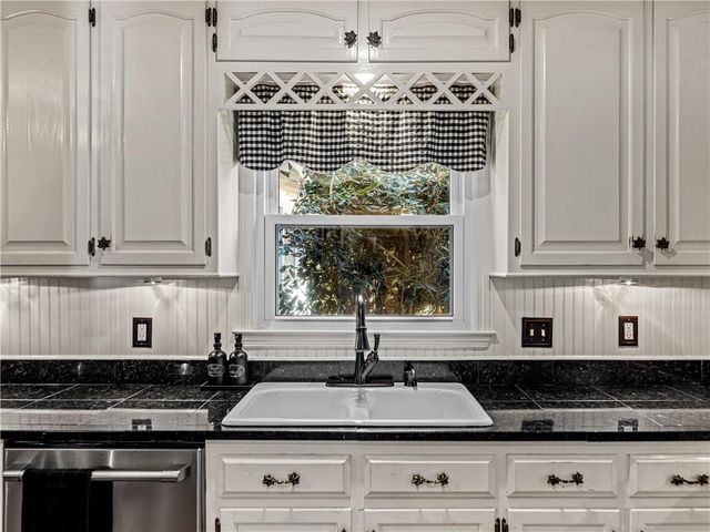 215 Pineywood Road, Griffin, GA 30224