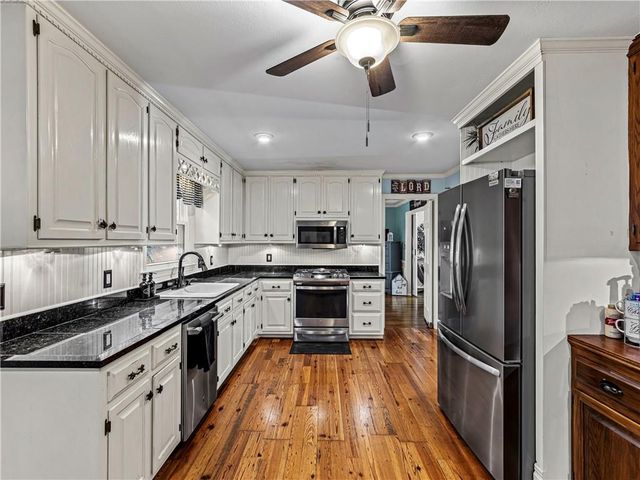 215 Pineywood Road, Griffin, GA 30224