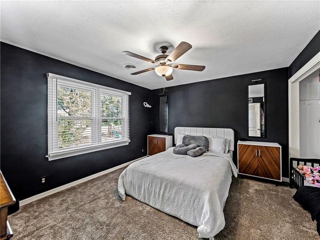 215 Pineywood Road, Griffin, GA 30224