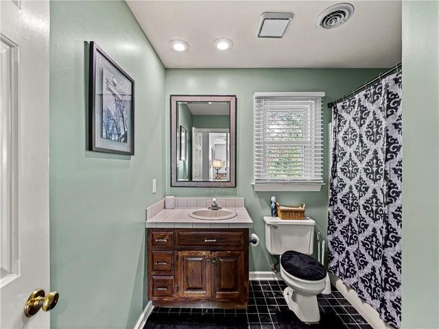 215 Pineywood Road, Griffin, GA 30224