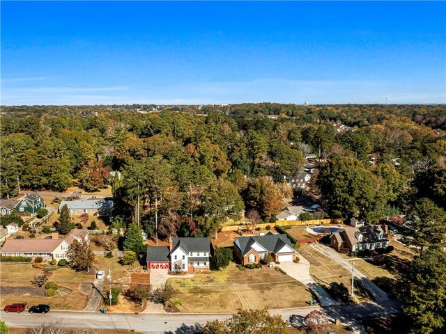 215 Pineywood Road, Griffin, GA 30224