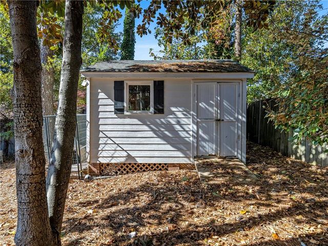 215 Pineywood Road, Griffin, GA 30224