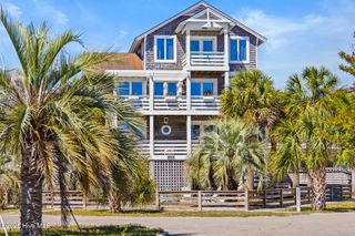 202 Live Oak Drive, Wrightsville Beach, NC 28480