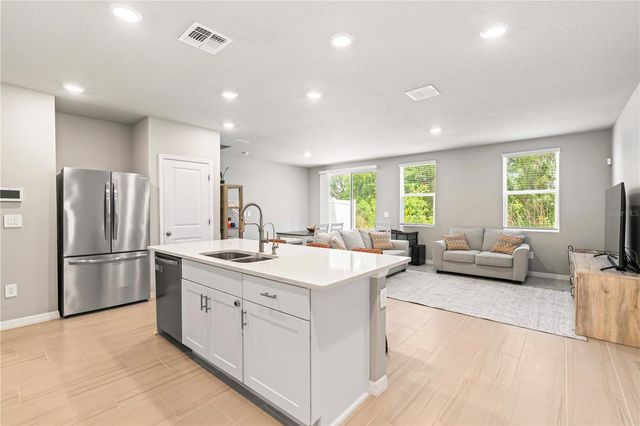 32502 LIMITLESS PLACE, Wesley Chapel, FL 33545