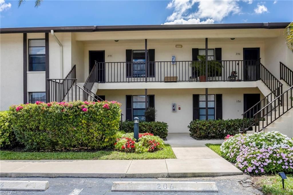 400 Misty Pines CIR 205, NAPLES, FL 34105 — photo 2