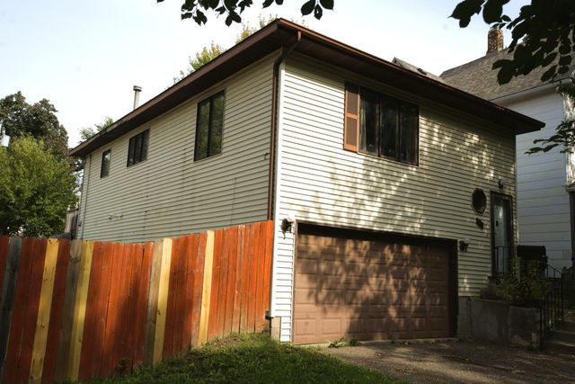 1639 4th Street E, Saint Paul, MN 55106