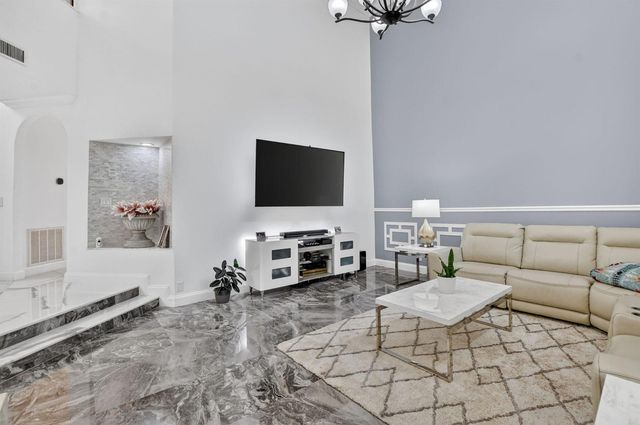 23260 Mirabella Circle N, Boca Raton, FL 33433
