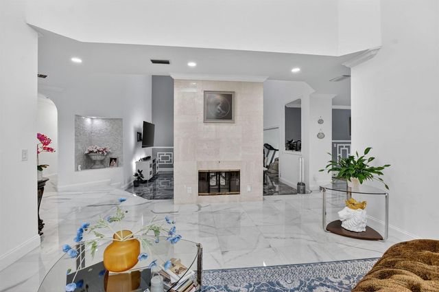 23260 Mirabella Circle N, Boca Raton, FL 33433