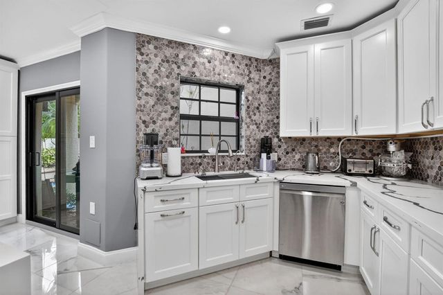 23260 Mirabella Circle N, Boca Raton, FL 33433