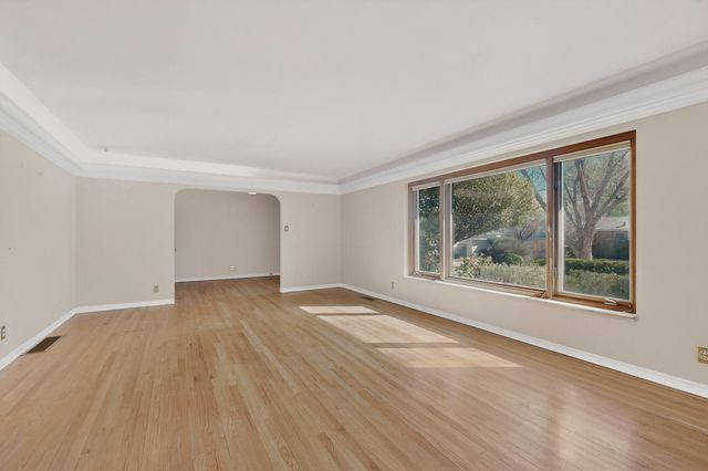 525 Sierra Drive SE, Albuquerque, NM 87108