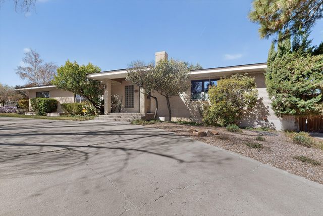 525 Sierra Drive SE, Albuquerque, NM 87108