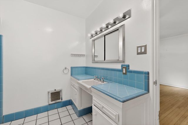 525 Sierra Drive SE, Albuquerque, NM 87108