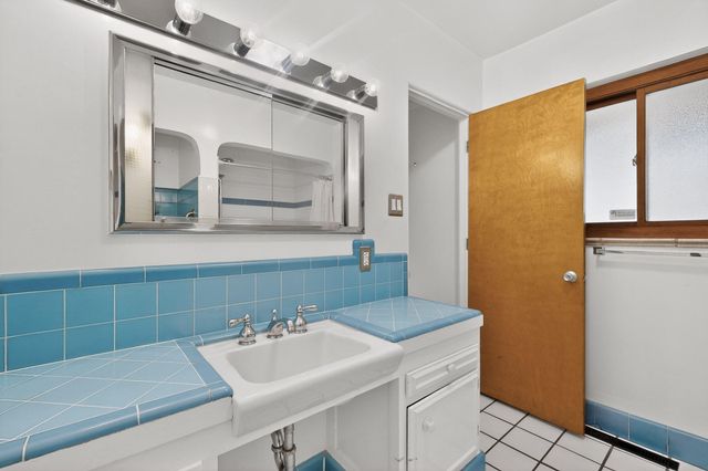 525 Sierra Drive SE, Albuquerque, NM 87108