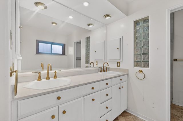 525 Sierra Drive SE, Albuquerque, NM 87108