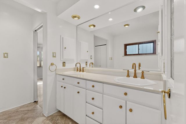 525 Sierra Drive SE, Albuquerque, NM 87108