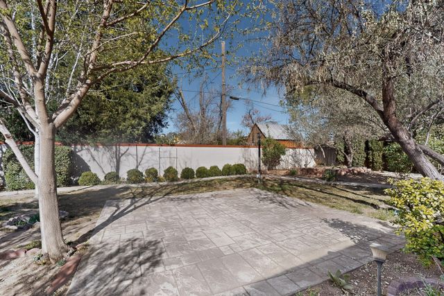525 Sierra Drive SE, Albuquerque, NM 87108