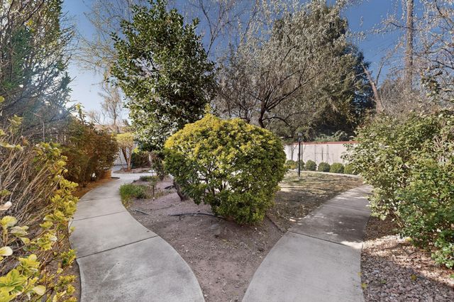 525 Sierra Drive SE, Albuquerque, NM 87108