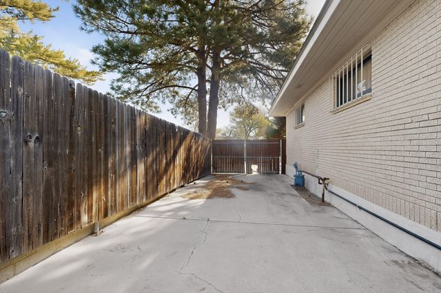 525 Sierra Drive SE, Albuquerque, NM 87108