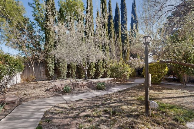 525 Sierra Drive SE, Albuquerque, NM 87108