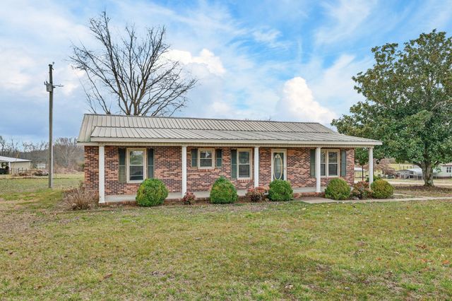 679 Howell Hill Rd, Flintville, TN 37335