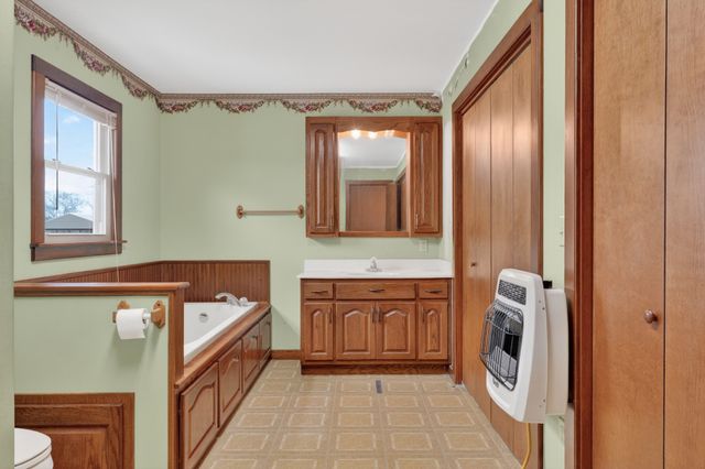 679 Howell Hill Rd, Flintville, TN 37335