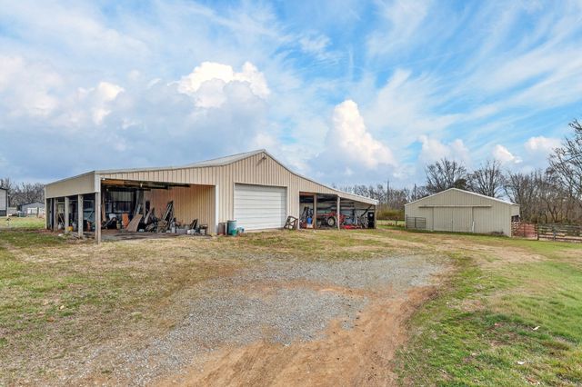 679 Howell Hill Rd, Flintville, TN 37335