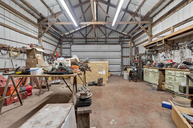 679 Howell Hill Rd, Flintville, TN 37335