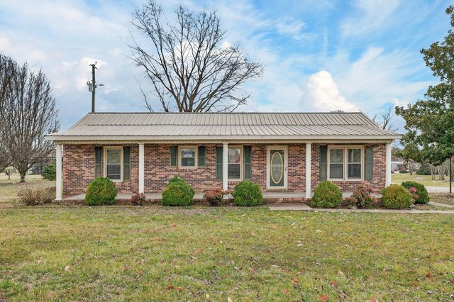 679 Howell Hill Rd, Flintville, TN 37335