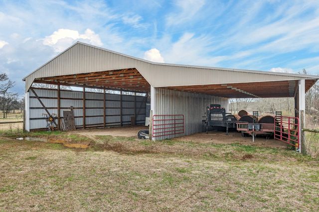 679 Howell Hill Rd, Flintville, TN 37335