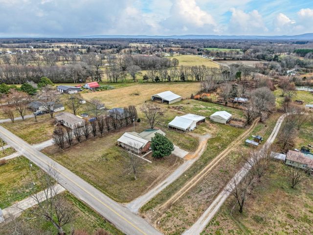 679 Howell Hill Rd, Flintville, TN 37335