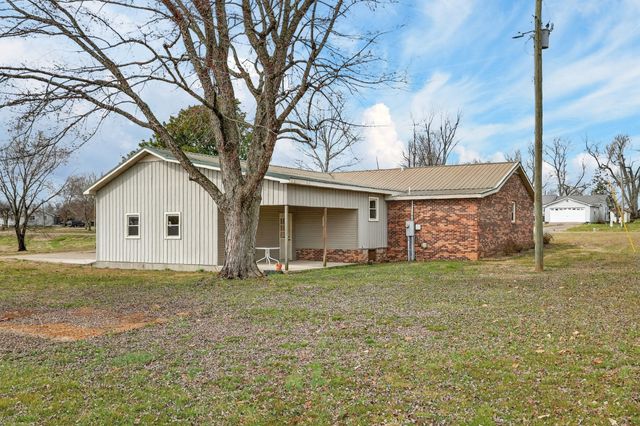 679 Howell Hill Rd, Flintville, TN 37335