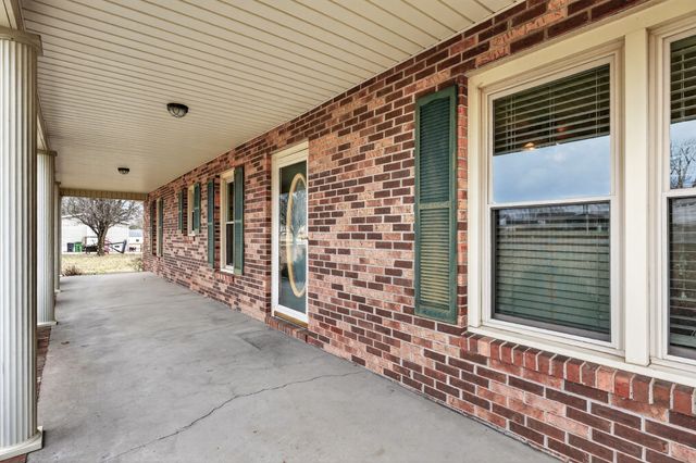 679 Howell Hill Rd, Flintville, TN 37335