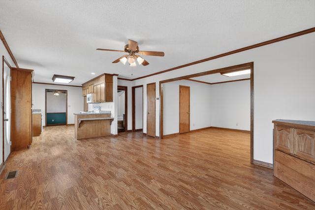 679 Howell Hill Rd, Flintville, TN 37335