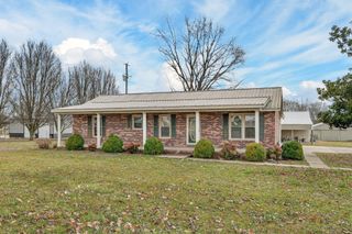 679 Howell Hill Rd, Flintville, TN 37335