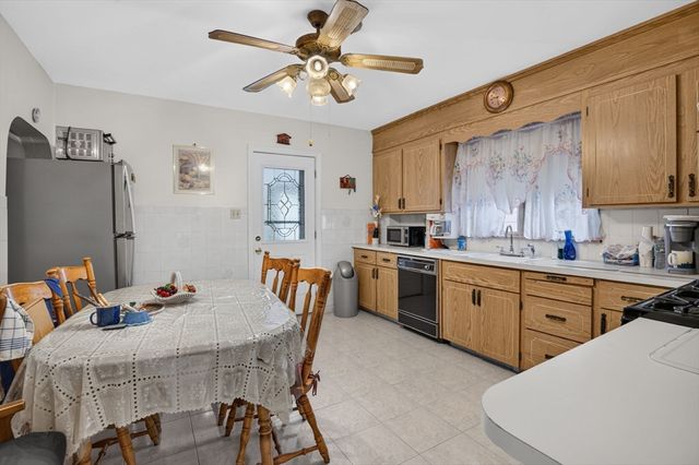 549 Main St, Medford, MA 02155