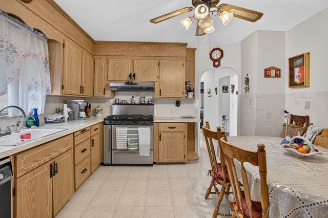 549 Main St, Medford, MA 02155