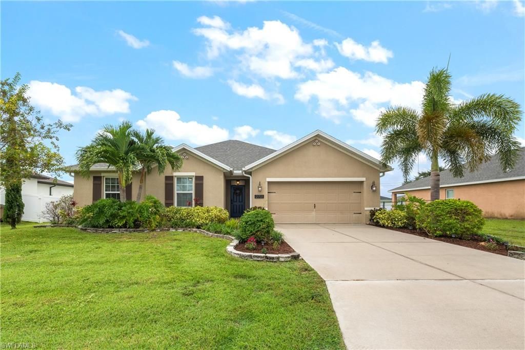 Image 1 of property listing at 2701 SW 4th PL, Cape Coral, FL 33914