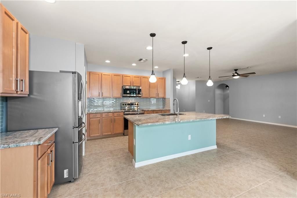 Image 15 of property listing at 2701 SW 4th PL, Cape Coral, FL 33914