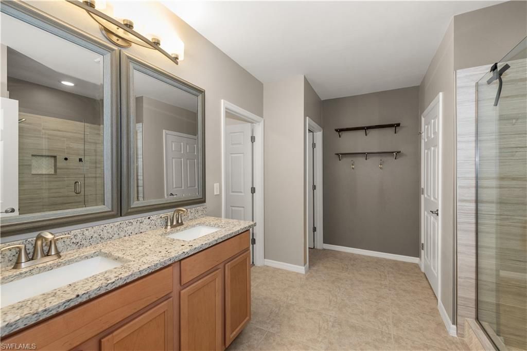 Image 19 of property listing at 2701 SW 4th PL, Cape Coral, FL 33914