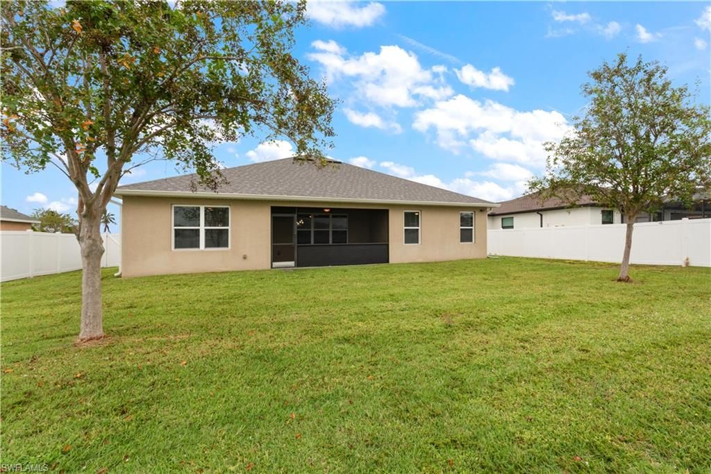 Image 2 of property listing at 2701 SW 4th PL, Cape Coral, FL 33914