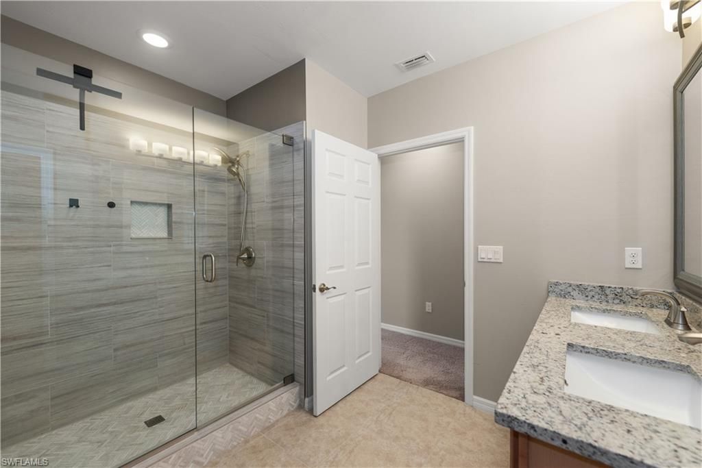 Image 20 of property listing at 2701 SW 4th PL, Cape Coral, FL 33914