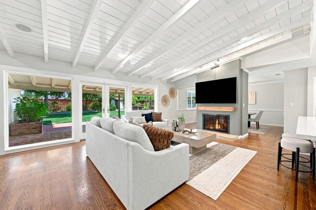 711 La Sierra Dr, Sacramento, CA 95864