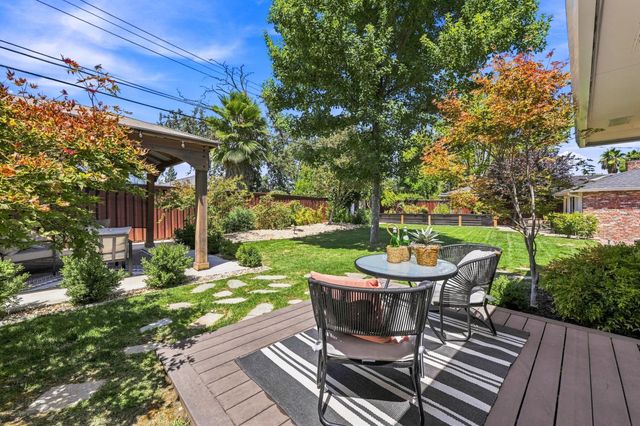 711 La Sierra Dr, Sacramento, CA 95864