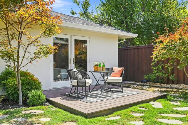 711 La Sierra Dr, Sacramento, CA 95864