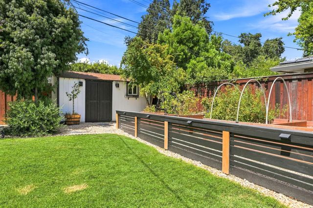 711 La Sierra Dr, Sacramento, CA 95864